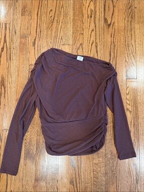 Ribbed Long Sleeve Top in brown -